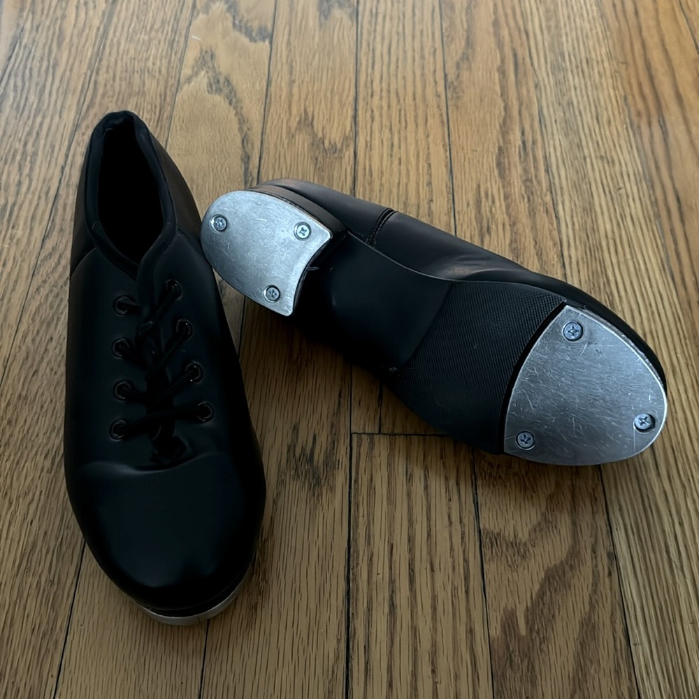 Kids size 3.5 tap shoes